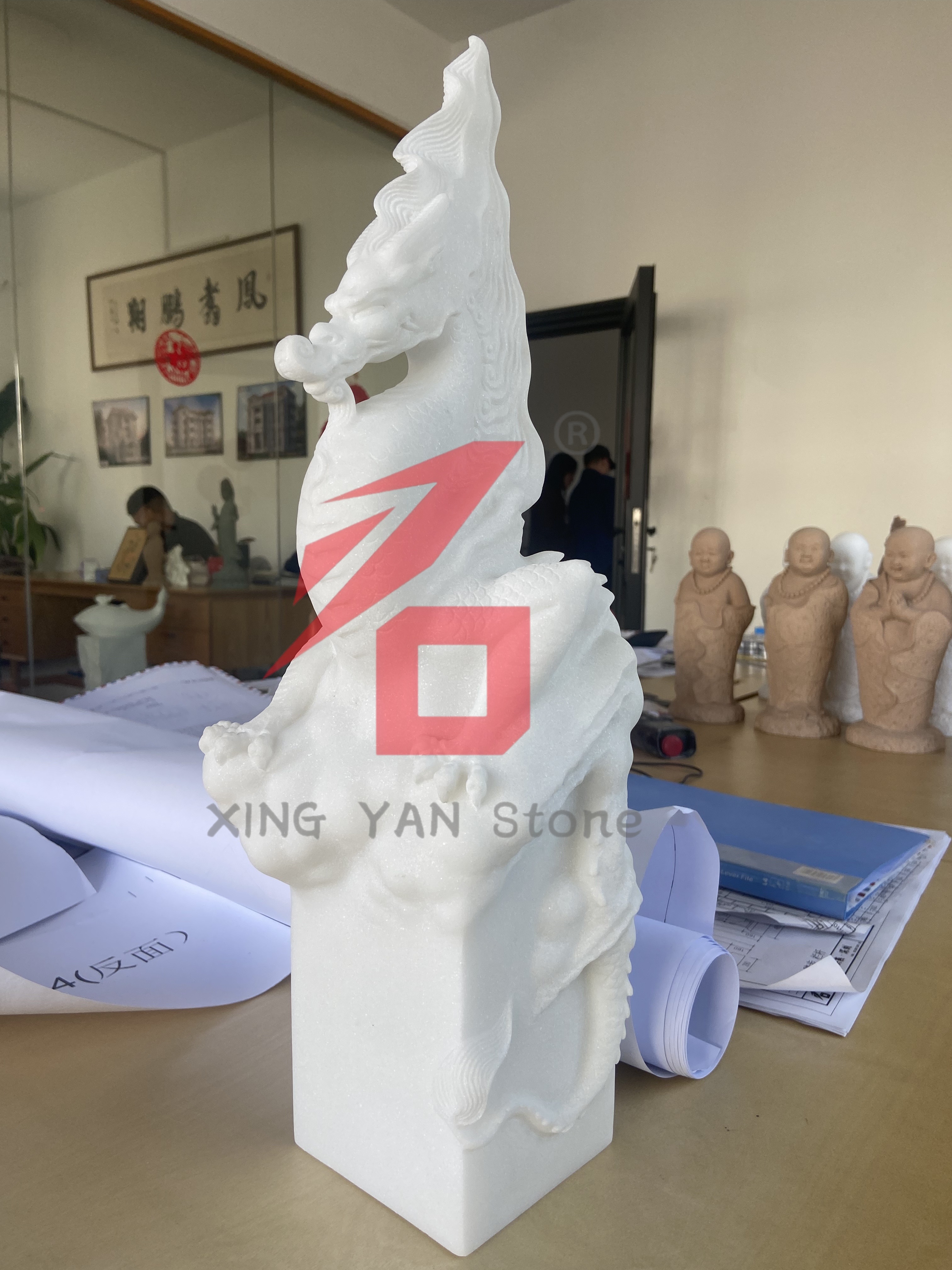 A kínai stílusú kőfaragások egyre népszerűbbek az európai és amerikai emlékpiacokon