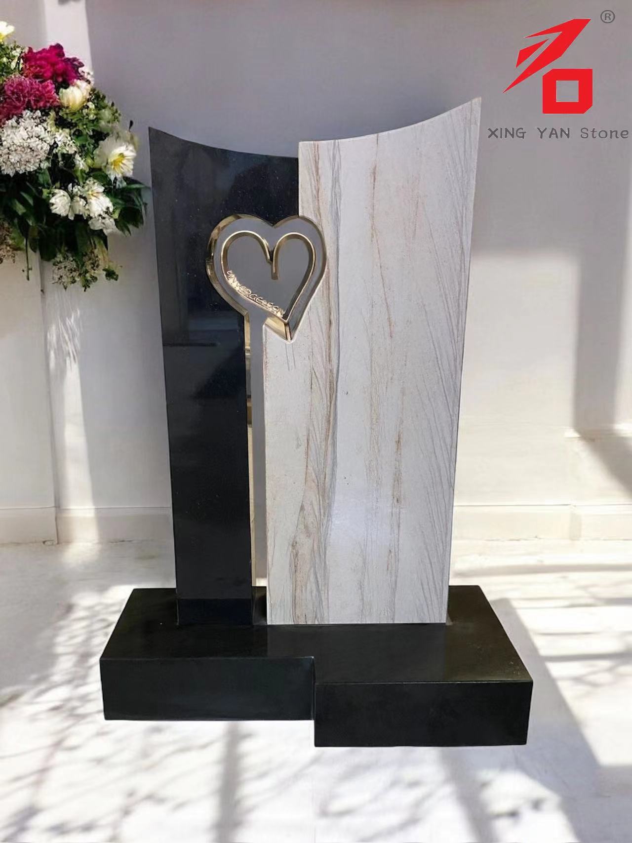 Örök Szív Tribute Monument